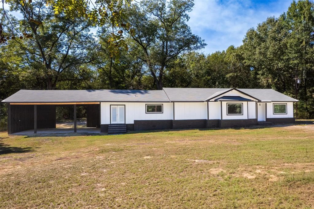 4890 County Road 4875, Pittsburg