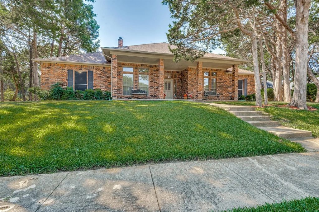 2104 Valley View Drive, Cedar Hill
