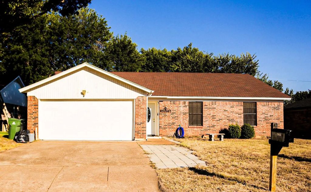 6205 Maple Springs Drive, Arlington