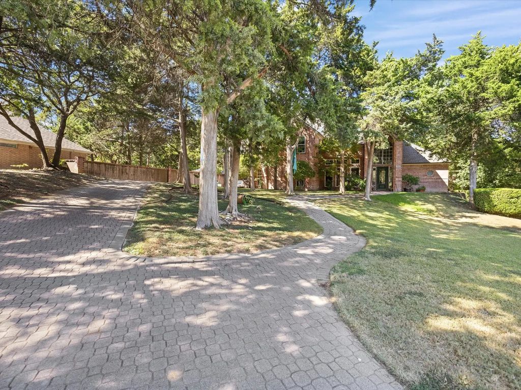 1813 Wood Dale Circle, Cedar Hill