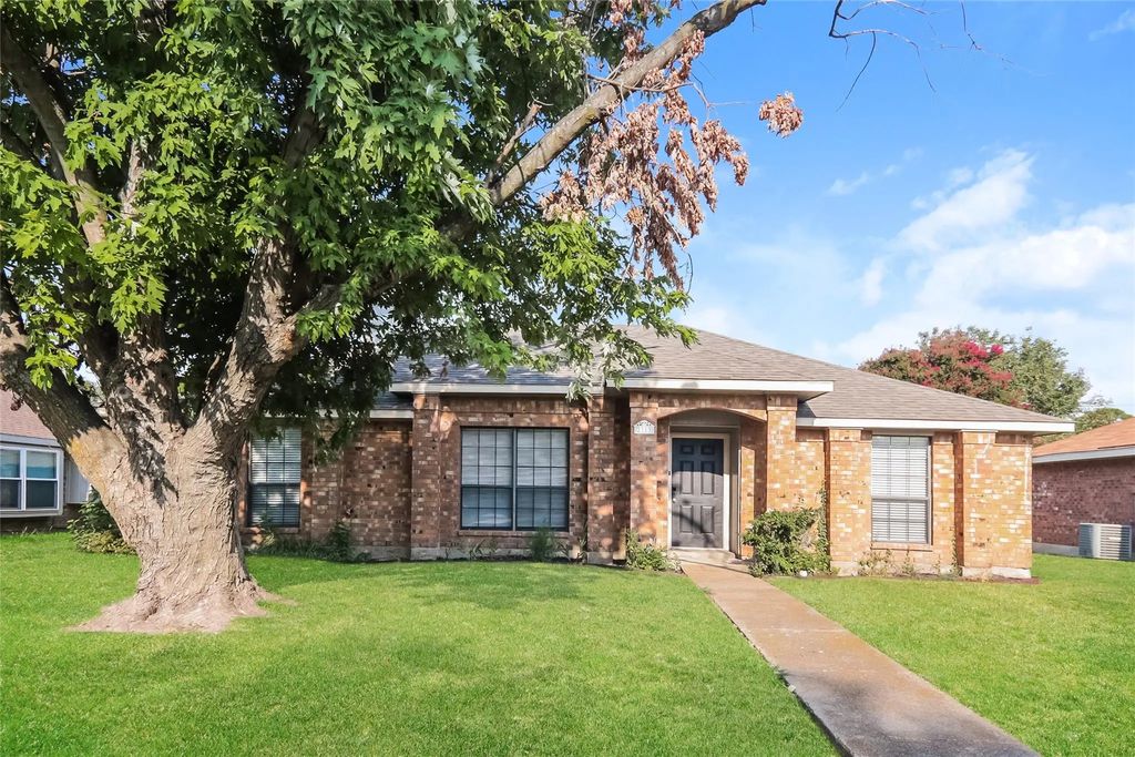 2313 Crestview Lane, Rowlett