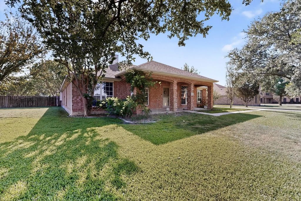 920 Mason Lane, Waxahachie