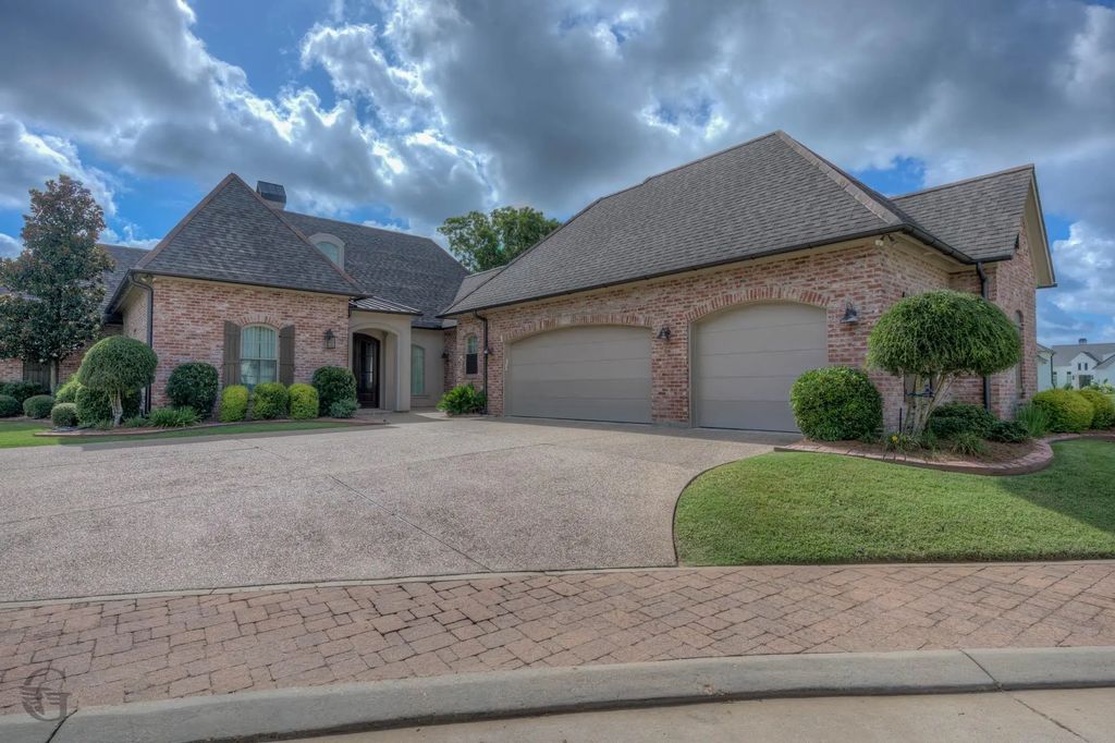 354 Belle Winds Court, Shreveport