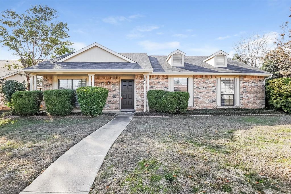 2817 Carnaby Lane, Flower Mound