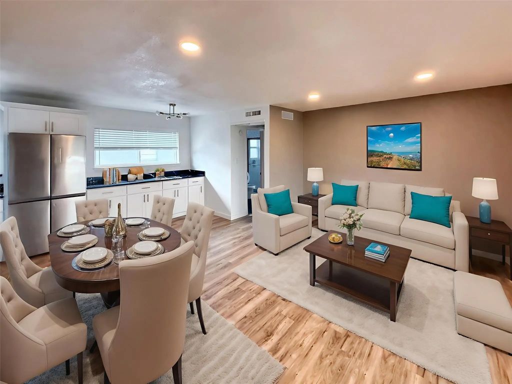 4811 Live Oak Street 202, Dallas
