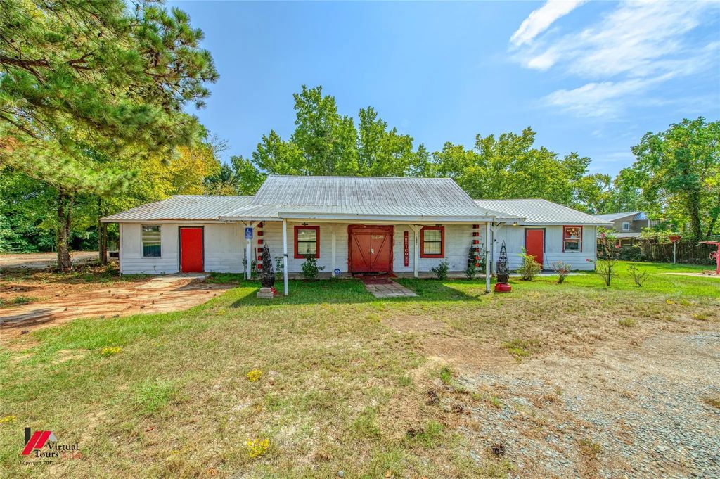 2401 Highway 171, Stonewall