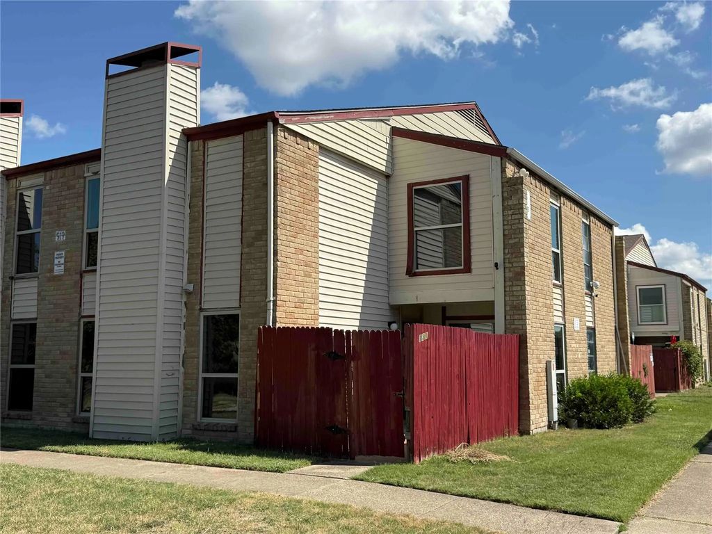919 S Weatherred Drive 131, Richardson