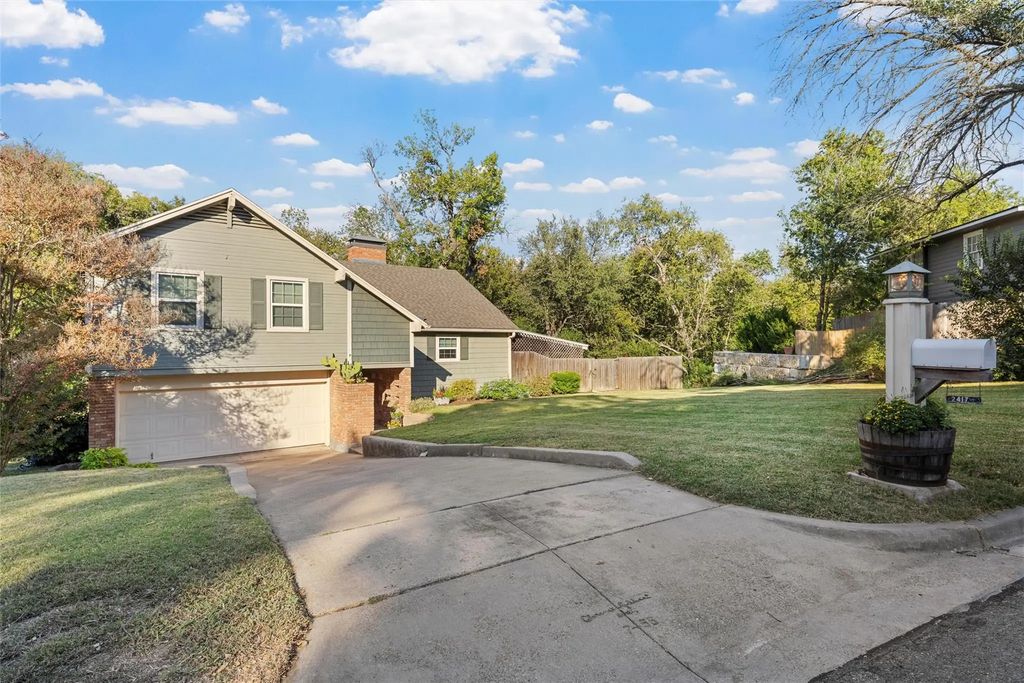 2417 Charboneau Drive, Waco