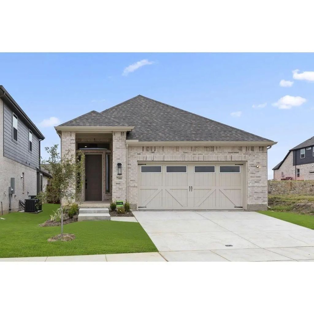 700 Valley Pines Drive, Anna
