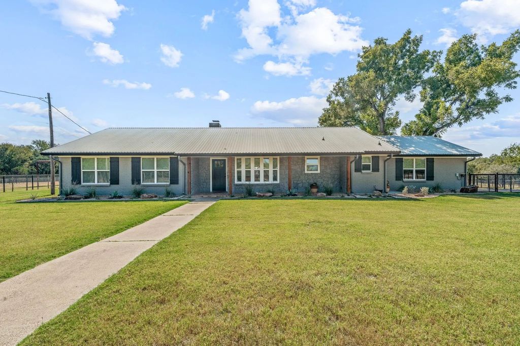 600 Glenn Cemetery Road, Tolar