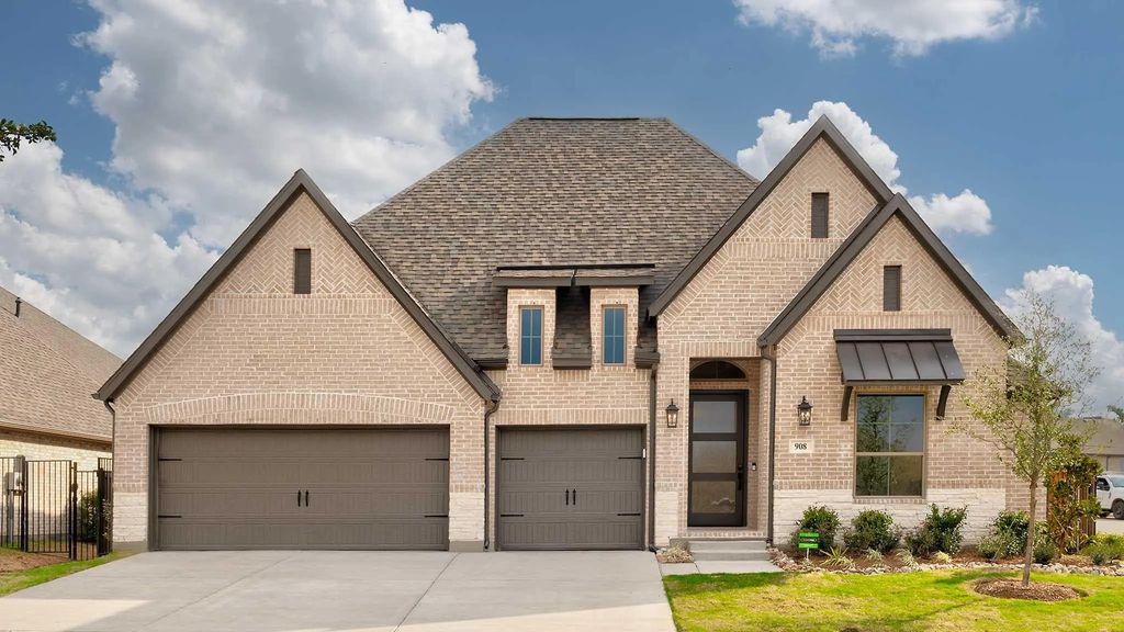 908 River Sky Road, Lavon