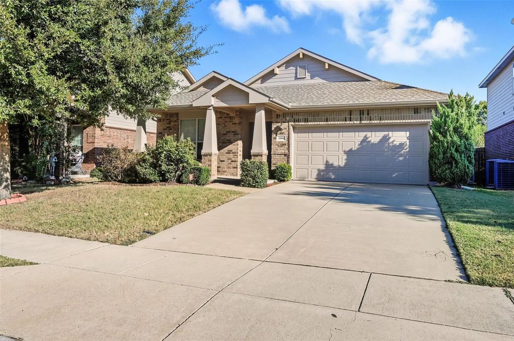 10404 Wagon Rut Court, Fort Worth
