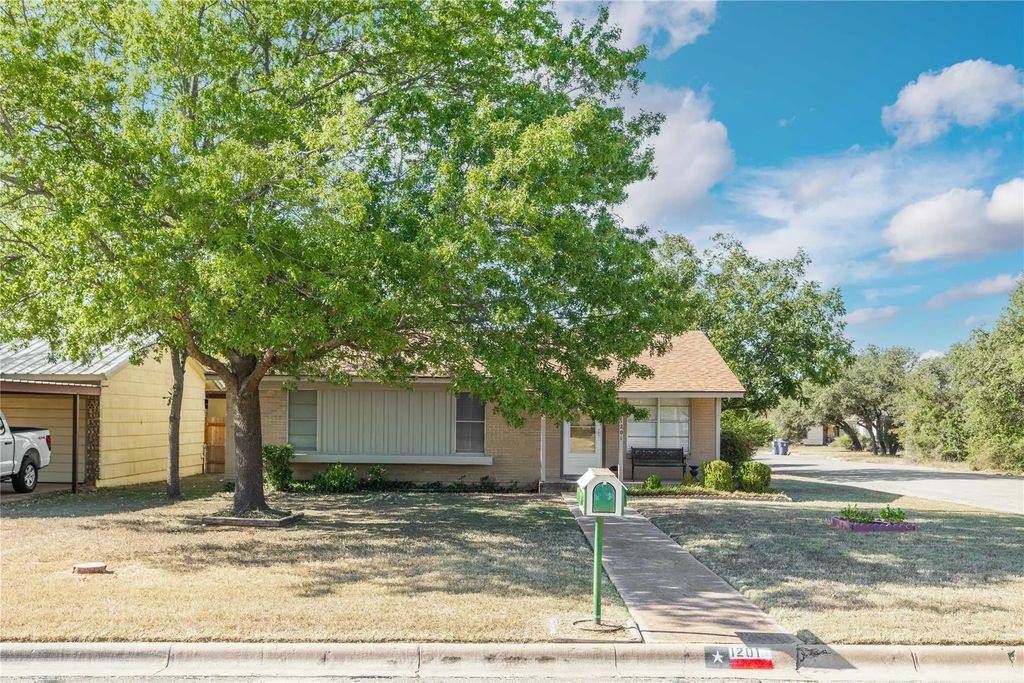 1201 Phillips Drive, Brownwood