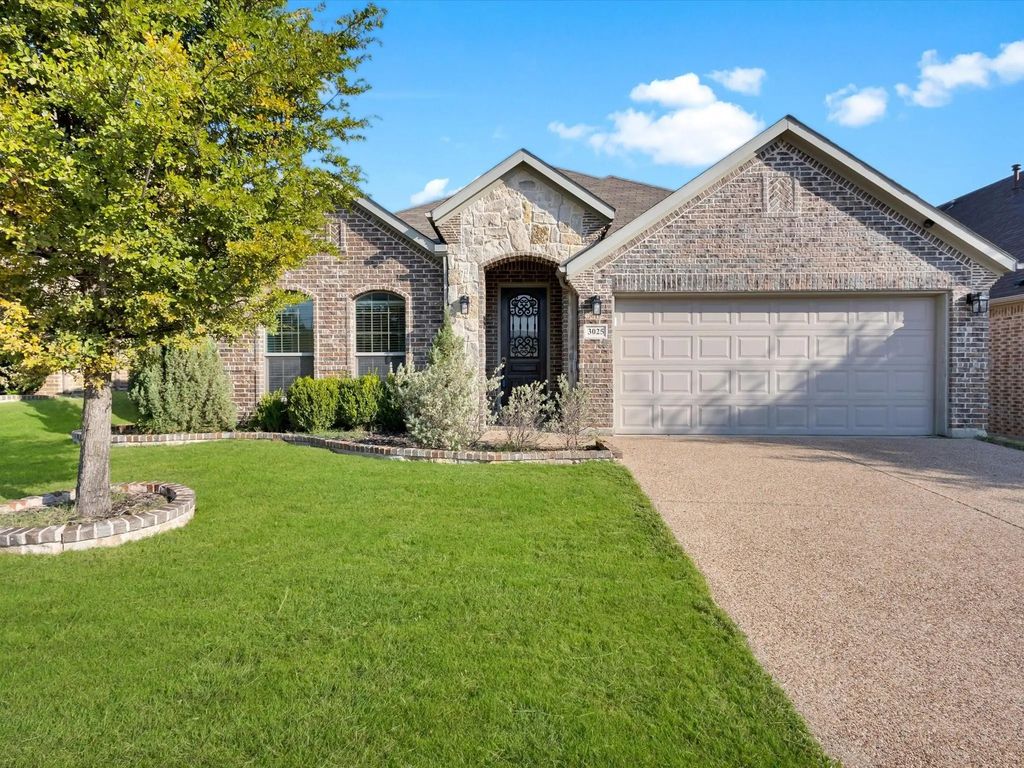 3025 Misty Pines Drive, Fort Worth