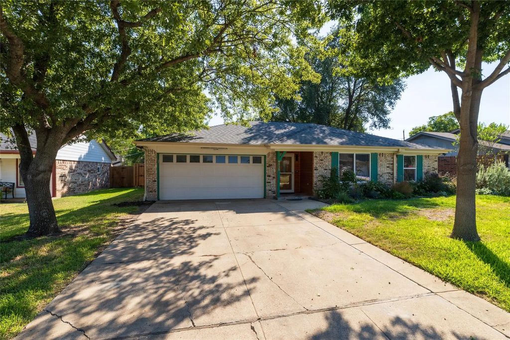 8232 Ulster Drive, North Richland Hills
