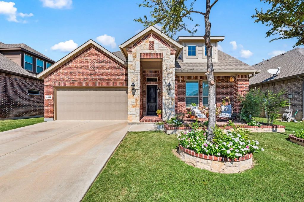 4012 Knollbrook Lane, Fort Worth