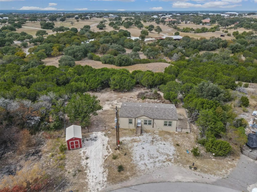 637 Lois Circle, Granbury
