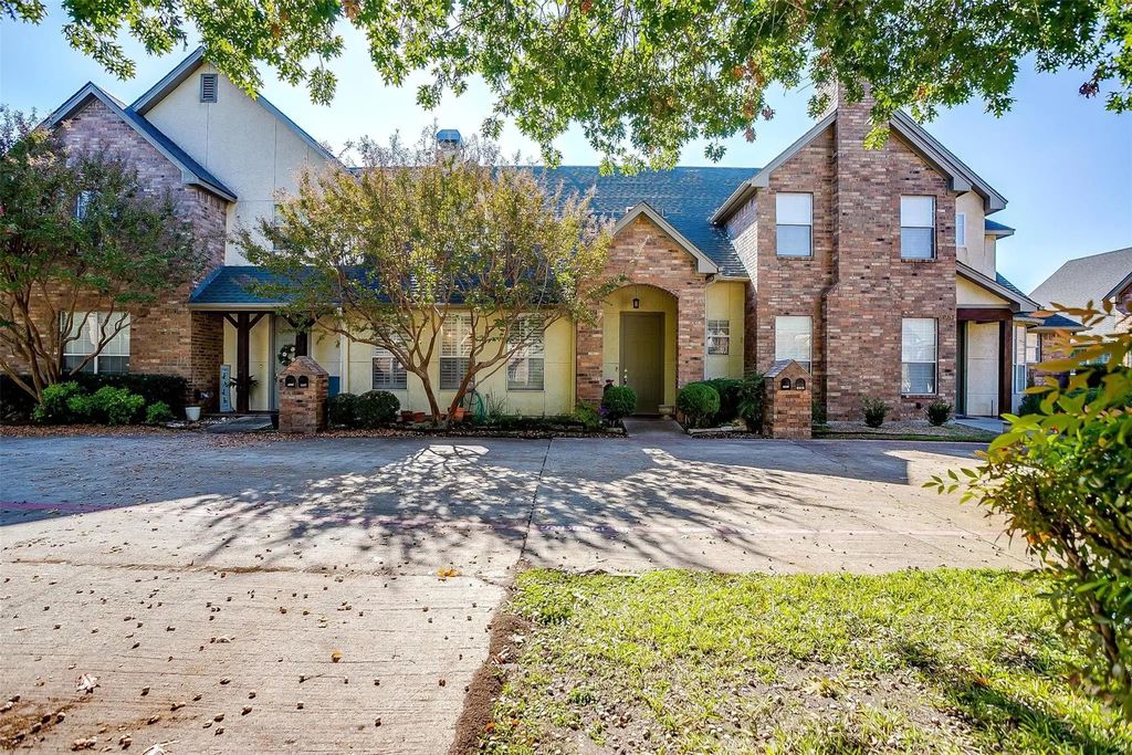5882 Pecan Chase, Benbrook