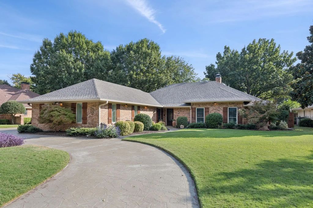 14 Victoria Drive, Rowlett