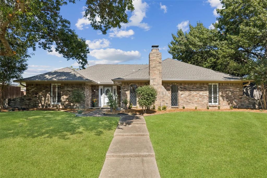 2805 Loch Haven Drive, Plano