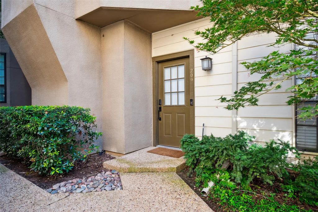 4124 Cole Avenue 209, Dallas