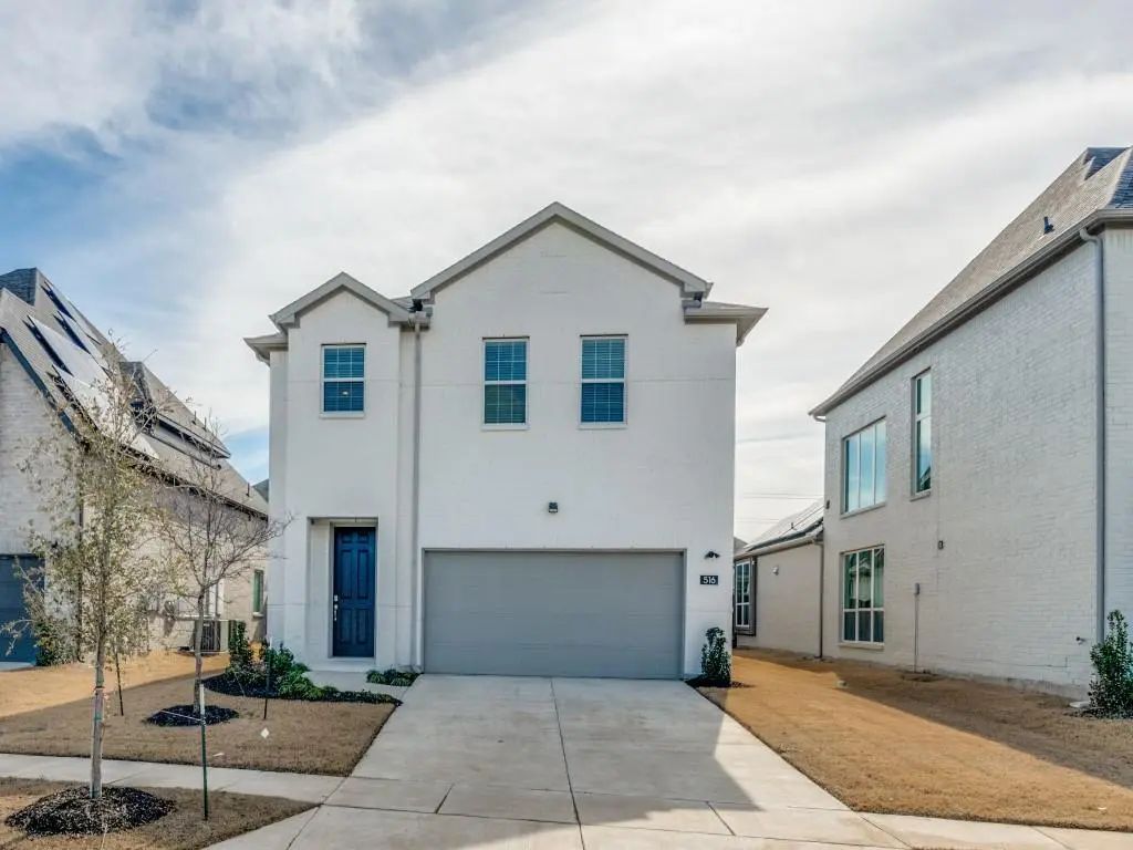 516 Conestoga Pass, Weston