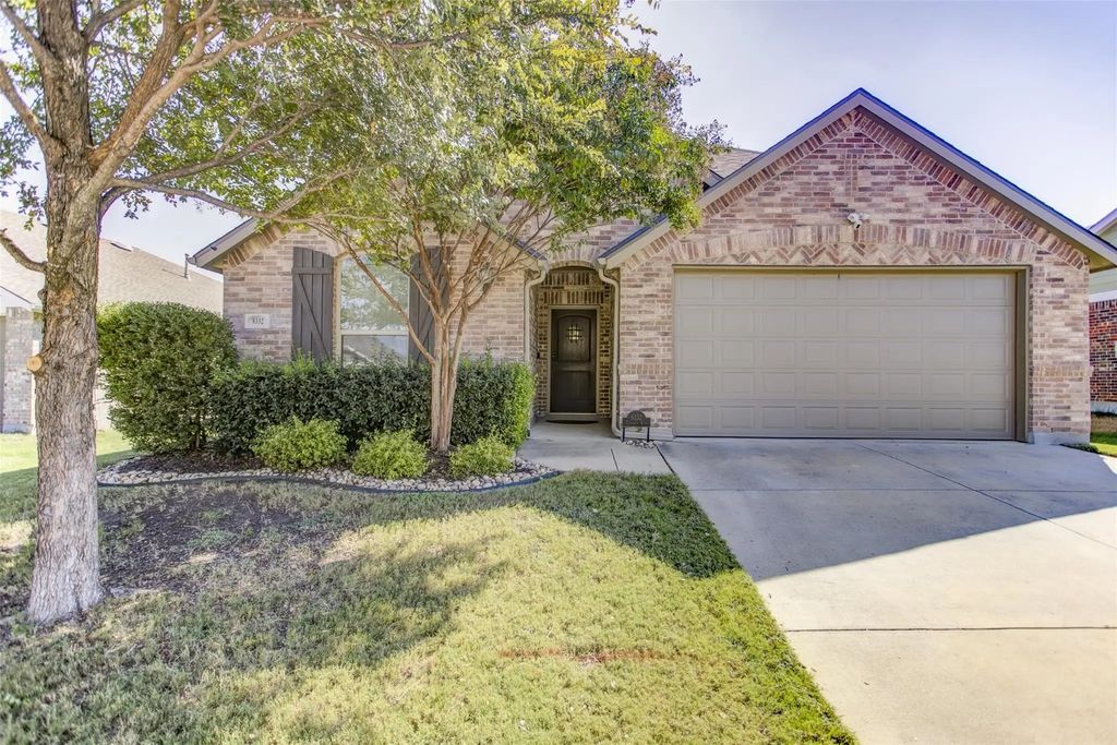 8332 Trickham Bend, Fort Worth