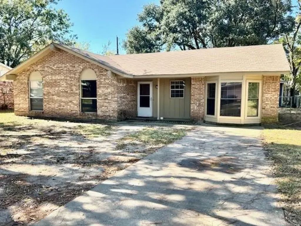873 Rellia Drive, Terrell