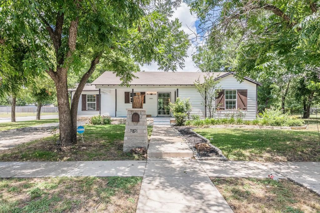 5801 Dana Drive, Haltom City