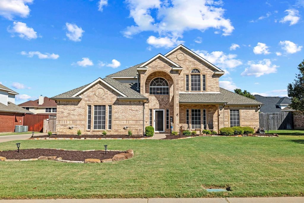1209 Forest Green Drive, Kennedale