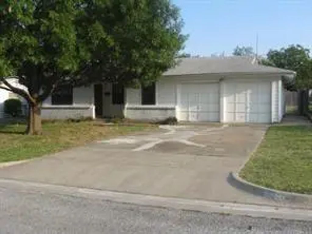 5308 Caroldean Street, Haltom City