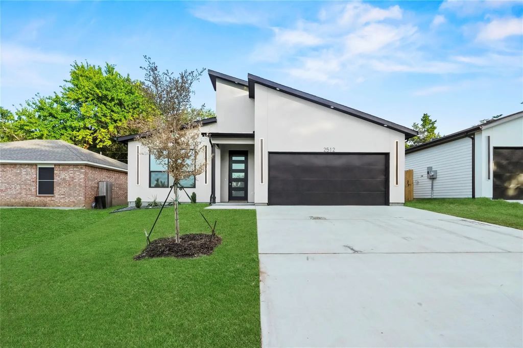 2512 Kool Avenue, Dallas