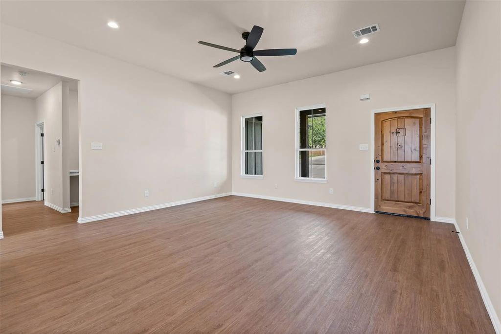 901 Sw 10th Street, Mineral Wells