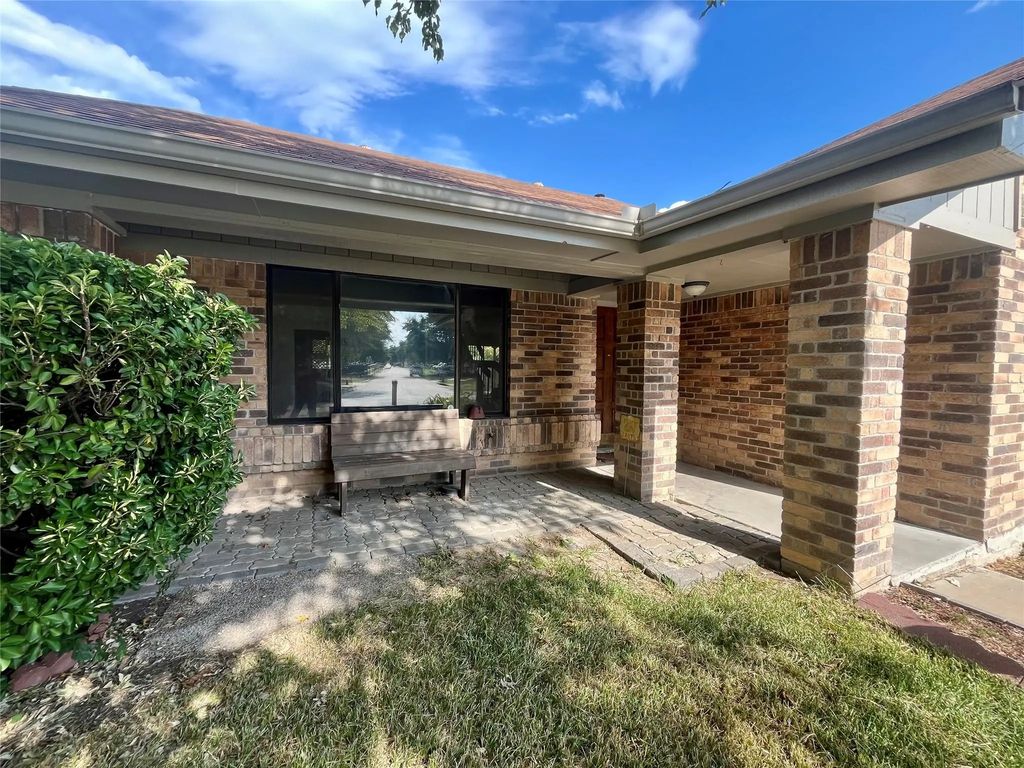 4201 Whitman Lane, Grand Prairie