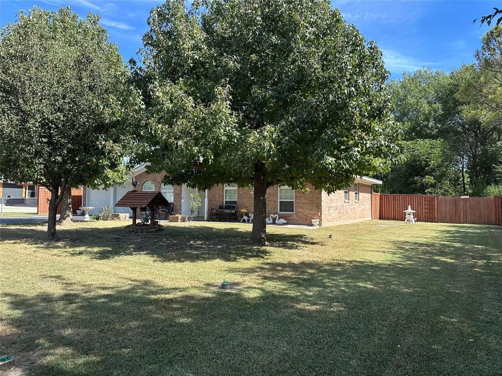 719 Gail Drive, Weatherford