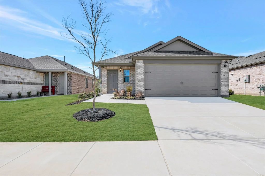 7513 Fenton Parkway, Pilot Point