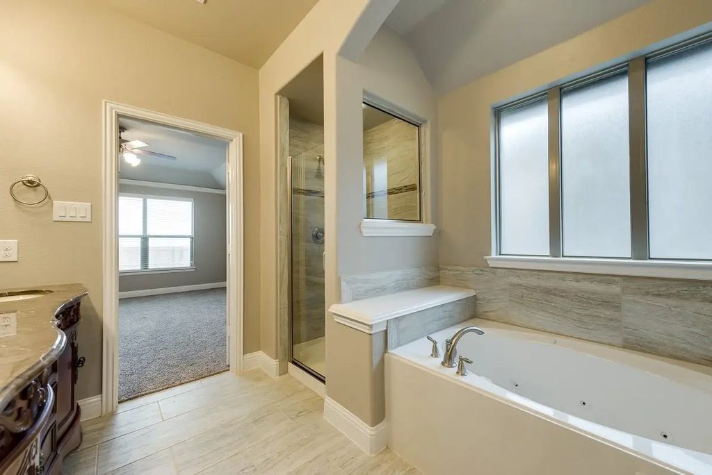 1400 River Oak Lane, Royse City
