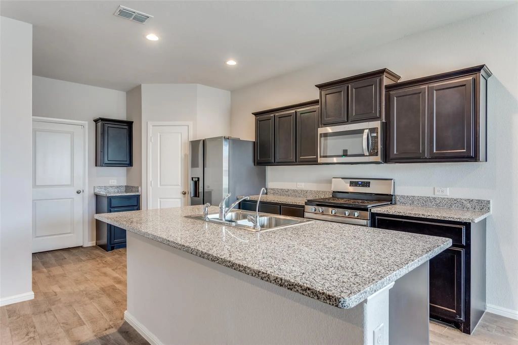 2424 Edisto Beach Drive, Fort Worth