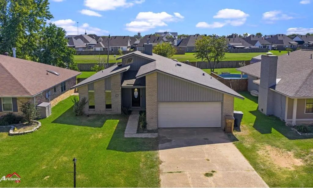 107 S Parkridge Drive, Benton