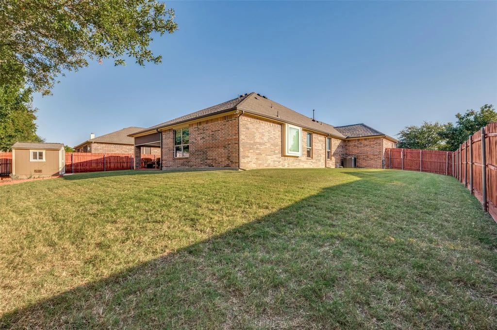 2405 Bridgeport Drive, Little Elm