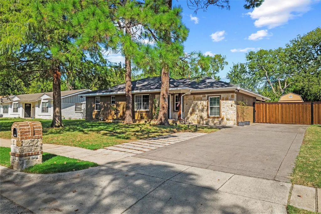 533 Pine Street, Lewisville