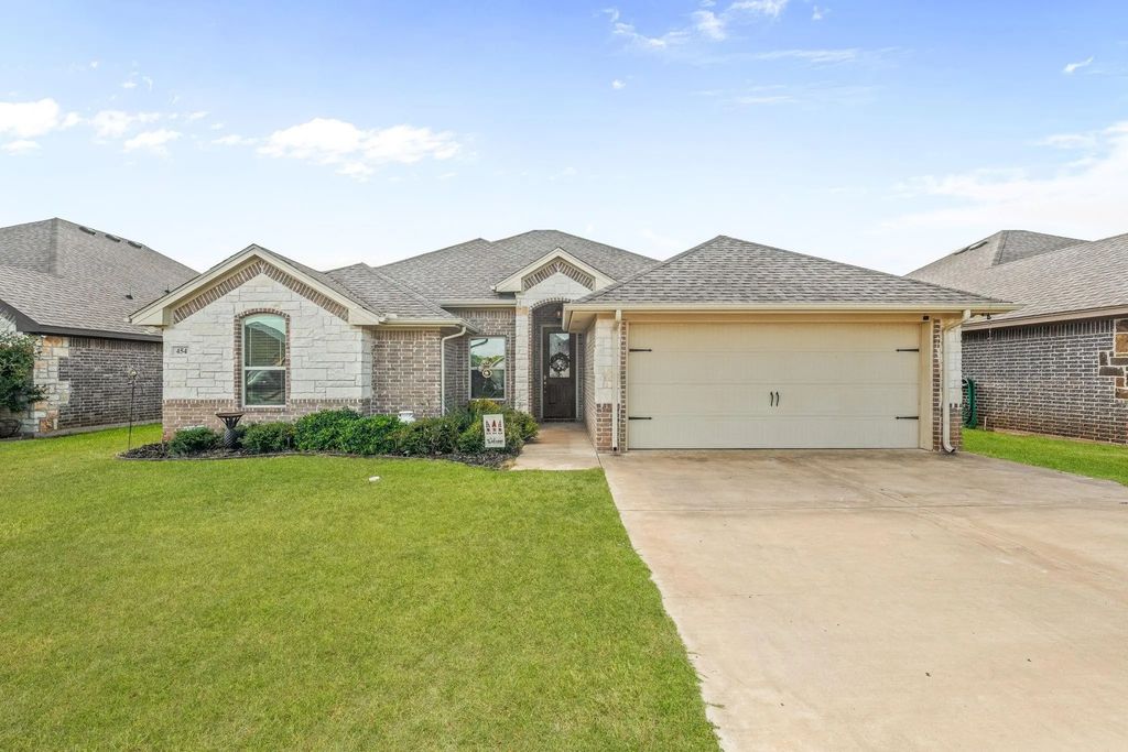 454 Silverton Drive, Granbury