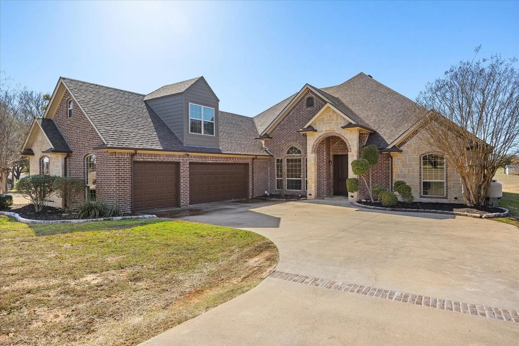 1716 Bent Tree Court, Granbury