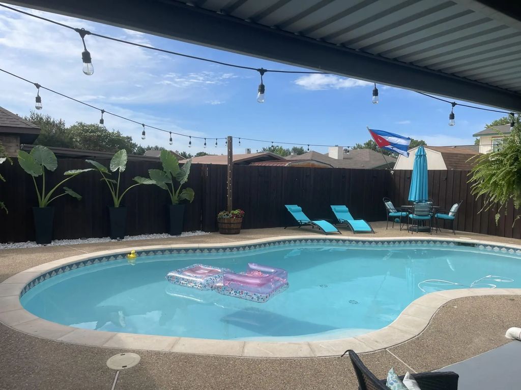 6717 Trumpet Drive, Rowlett
