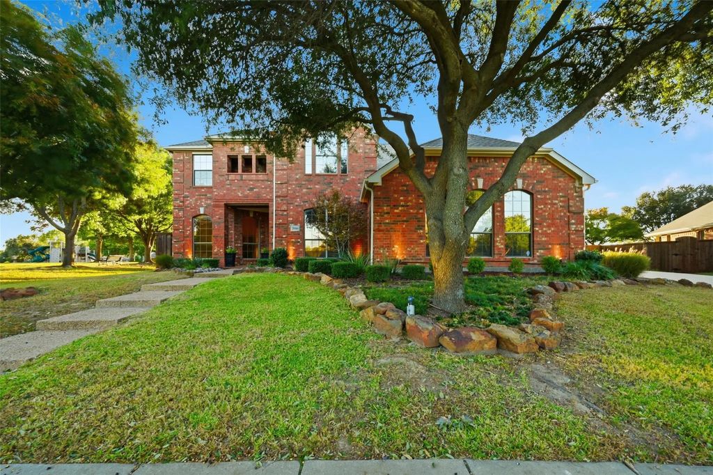 2016 Red Rock Drive, McKinney