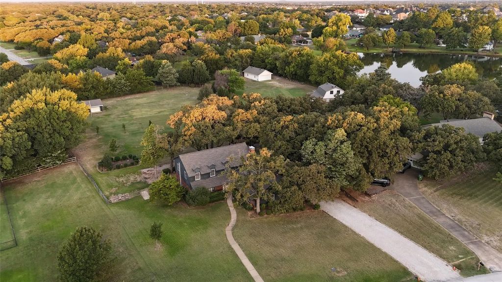 180 Highview Drive, Double Oak