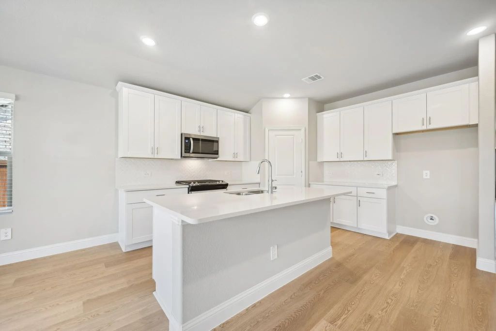 809 Sunflower Road, Lavon