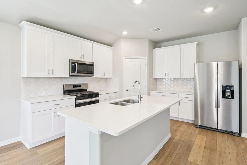 836 Wisteria Lane, Lavon