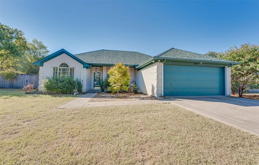 1104 Panorama Loop, Waxahachie