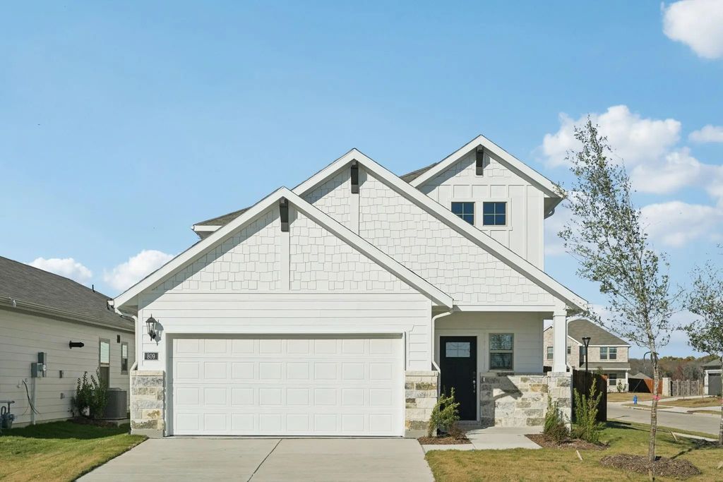 809 River Lane, Lavon